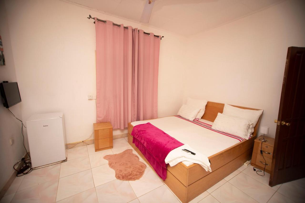 Marysin Guest House 아크라 외부 사진